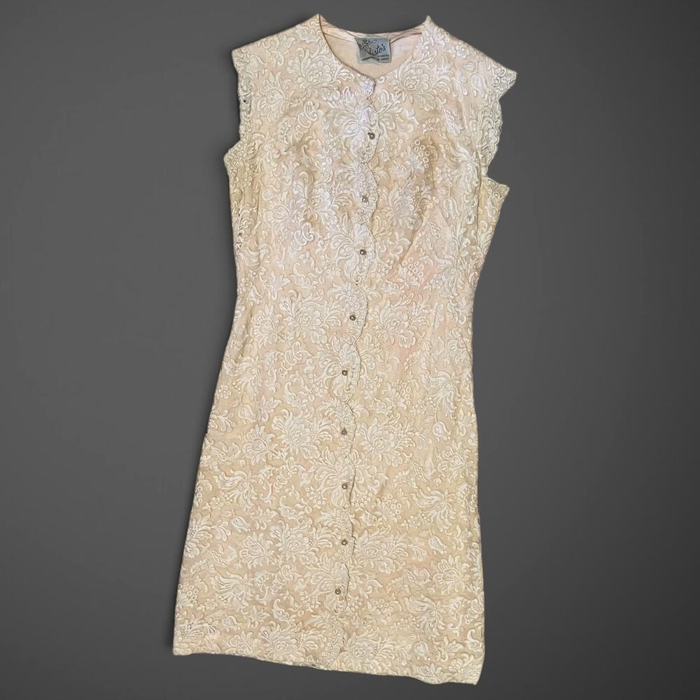 Vintage 1960s Sisto’s Ivory/Blush Corded Lace Pearl Button Cocktail Sheath Dress - Picture 9 of 9